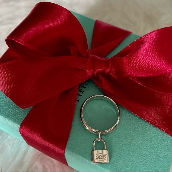 Tiffany and Co. Lock Ring - Picture 6 of 15